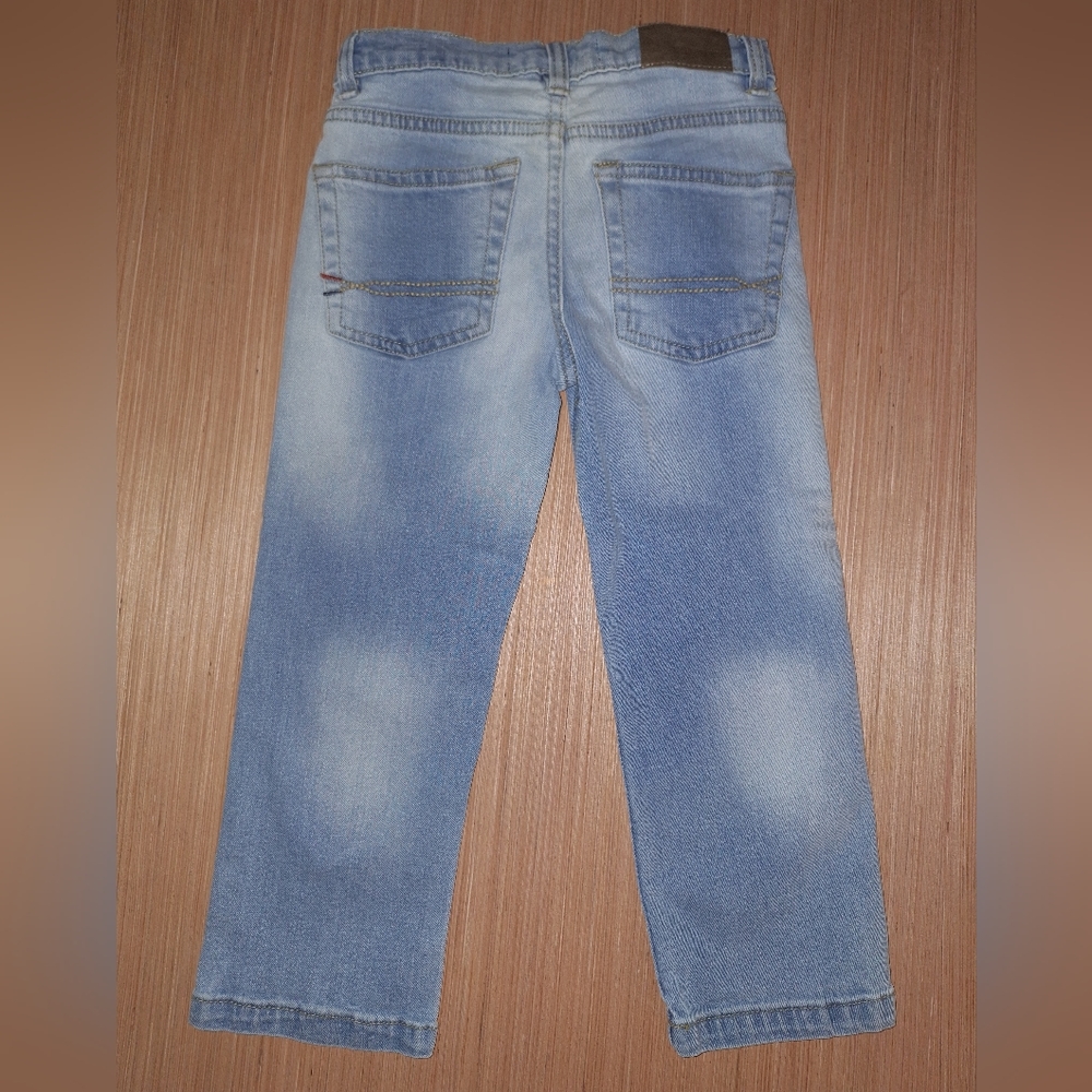 4t Tommy Hilfiger jeans - Picture 3 of 6
